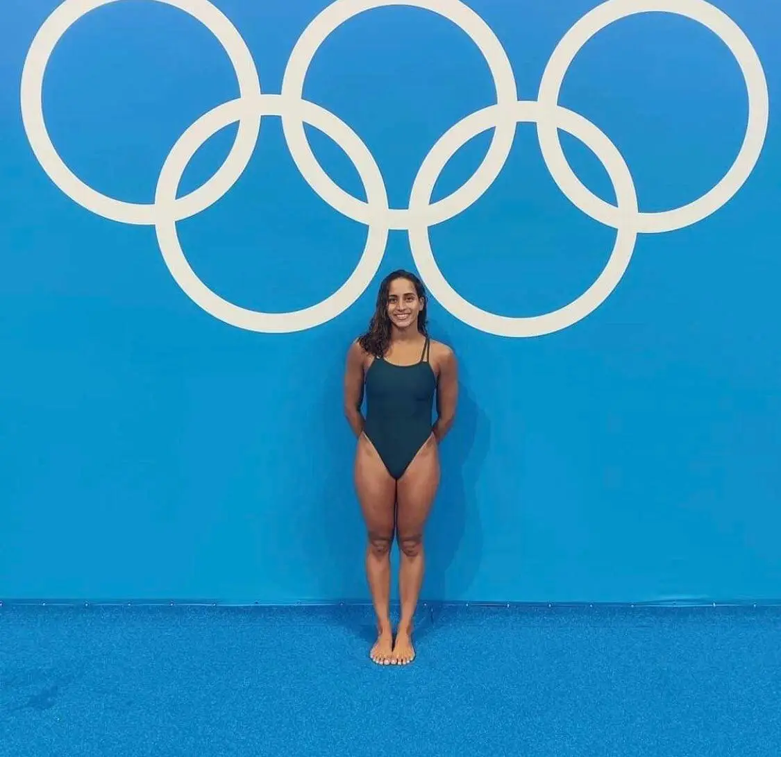 Photographie montrant d'une sportive hondurienne ayant participé aux jeux olympiques de Tokyo. Cette illustration vient illustrer les deux thèmes mis en avant par les projets lancés en 2024 par Honduras Fraternité: sport et éducation au Honduras.