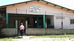 Photo du centre nutritionnel de Santa Ana qui propose des actions pour améliorer l'éducation et la nutrition au Honduras: la nutrition des enfants dénutris, l'éducation de leurs mères pour assurer une bonne nutrition et hygiène future à leurs enfants.