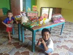 Illustration d'une scène de vie au centre nutritionnel de Santa Ana qui travaille à améliorer la nutrition des enfants au Honduras.